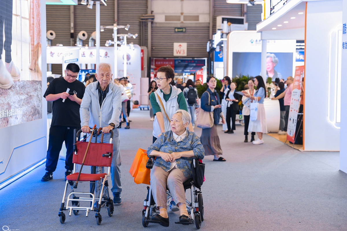 百支赛队同台比拼！2026北京智慧康养机器人应用大赛开幕